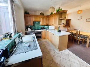 Kitchen- click for photo gallery